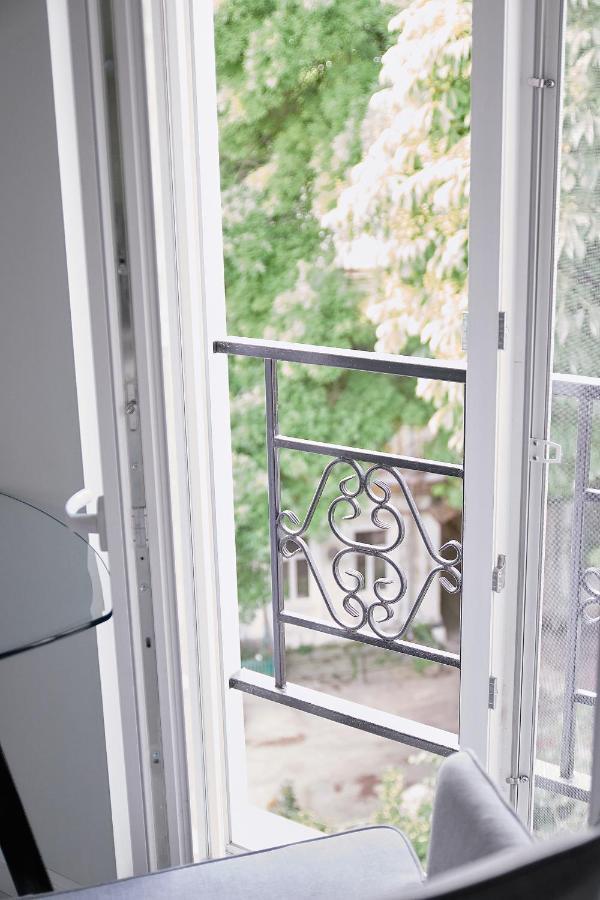 White Door Apartments Heart Of Odessa 4 Zewnętrze zdjęcie