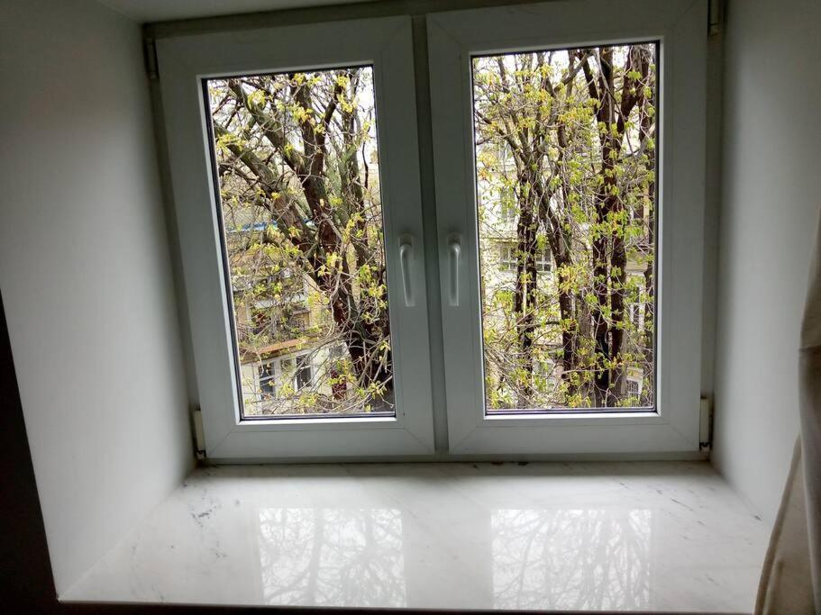White Door Apartments Heart Of Odessa 4 Zewnętrze zdjęcie