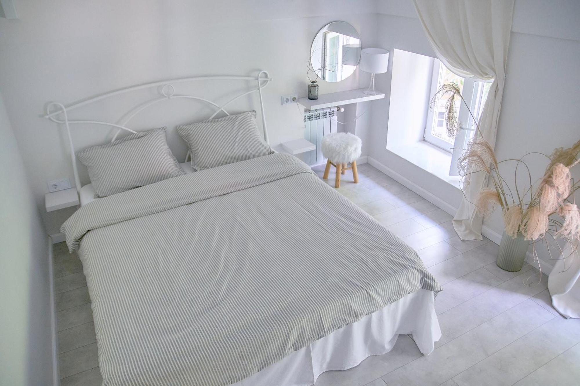 White Door Apartments Heart Of Odessa 4 Zewnętrze zdjęcie