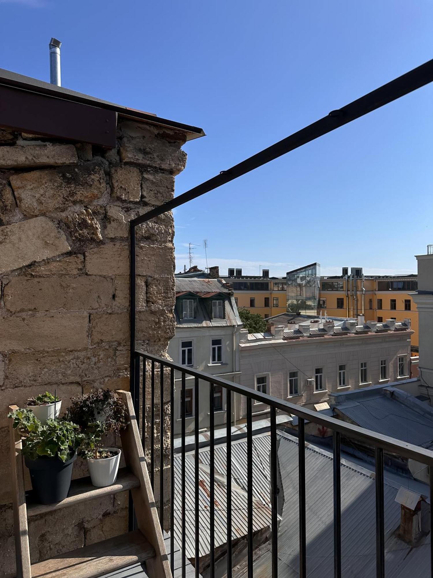 White Door Apartments Heart Of Odessa 4 Zewnętrze zdjęcie